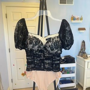 Lace puff sleeve bodysuit